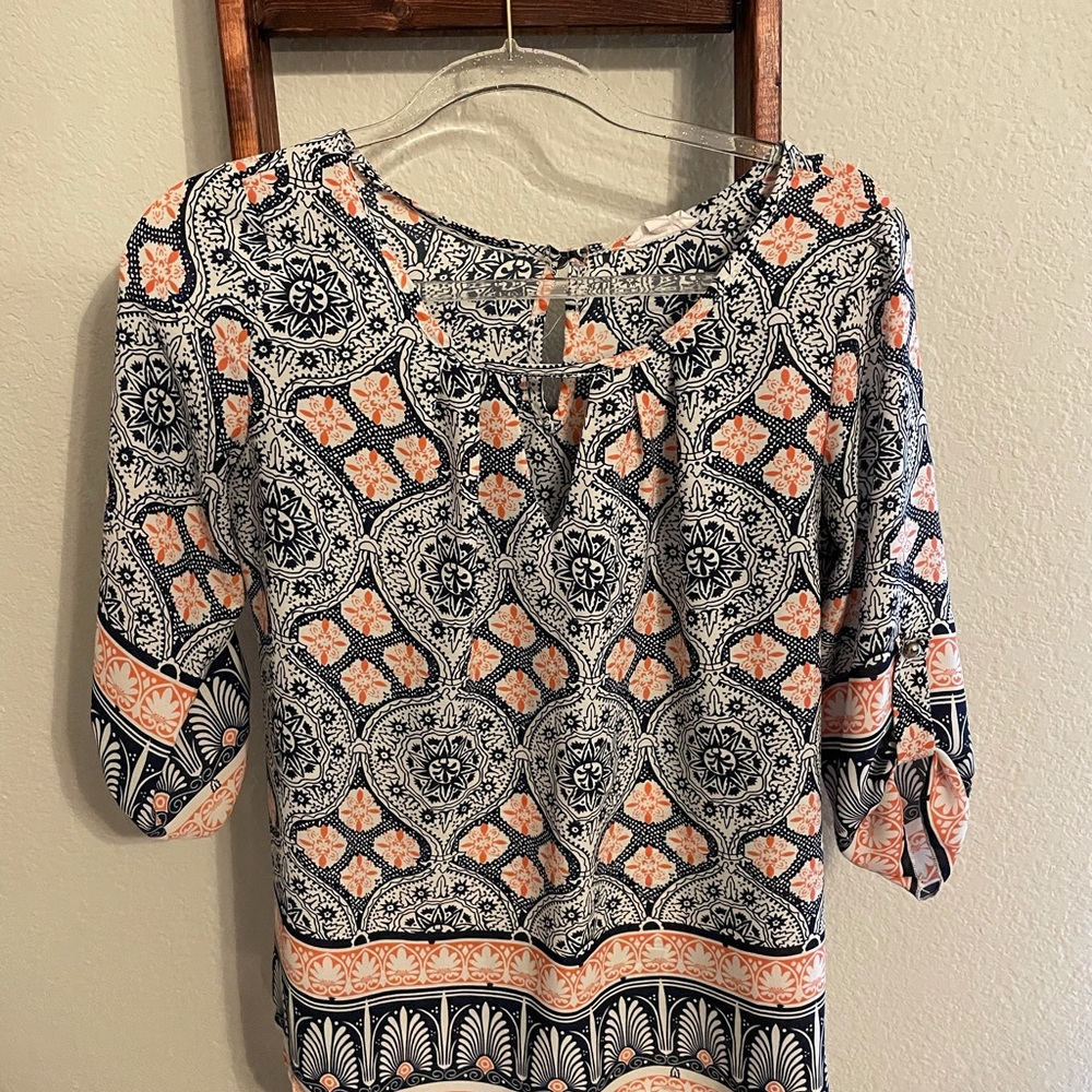 Patterned Blouse - Picture 2 of 3